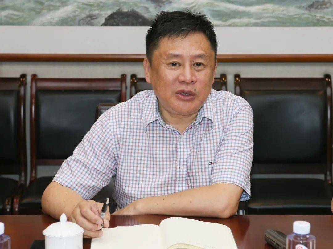 宏躍集團於洪董事長會見銅仁市科學技術局局長楊黎波一行