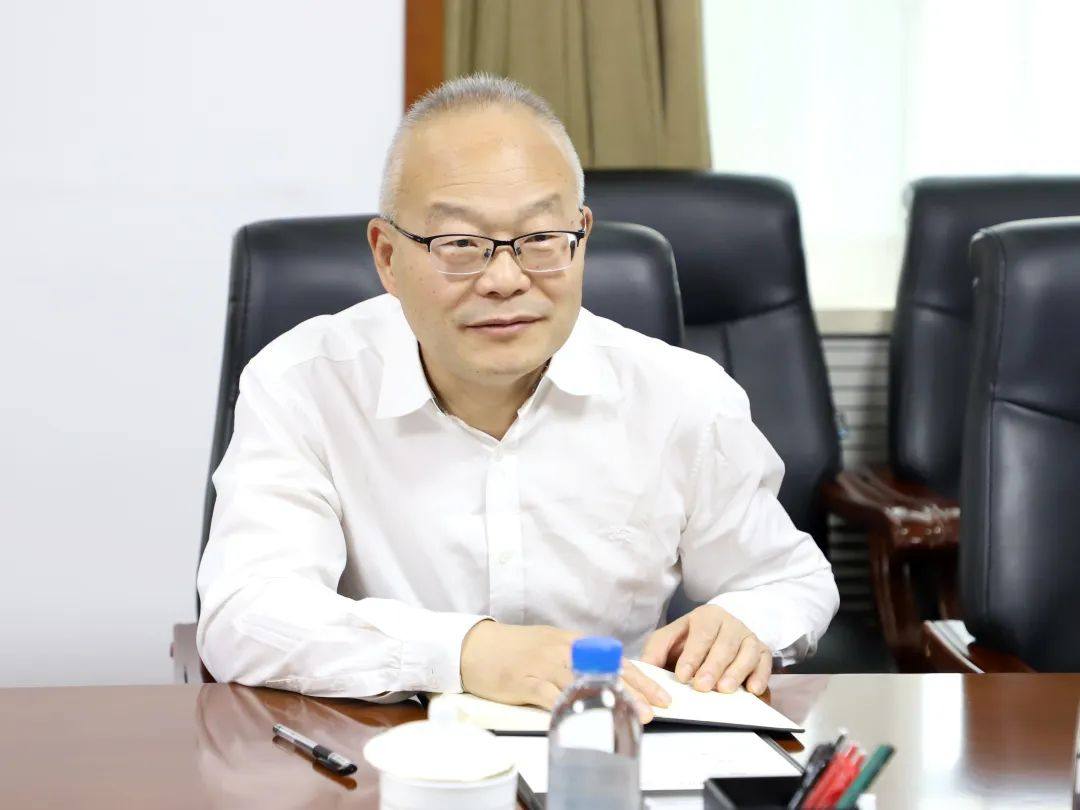 国家电投铝电公司董事长冯建清会见新疆能源化工董事长章建康
