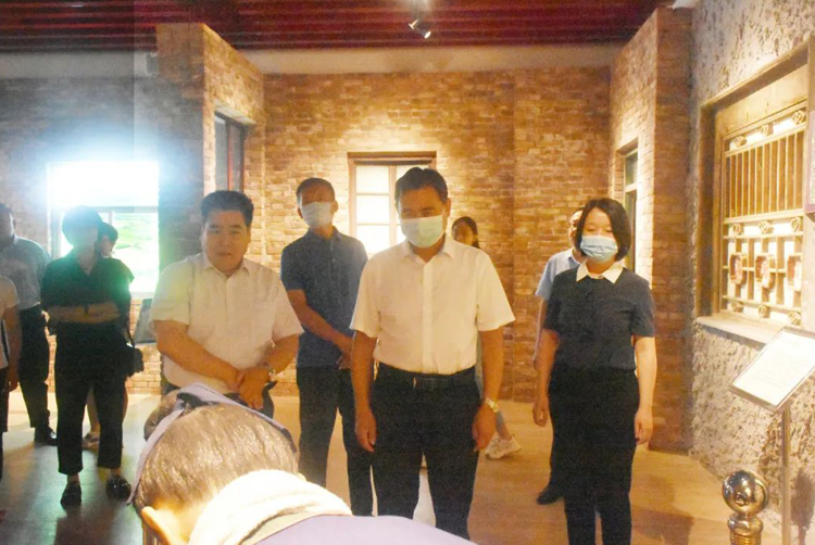 访企拓岗促就业专项行动调研团深入中德集团调研走访
