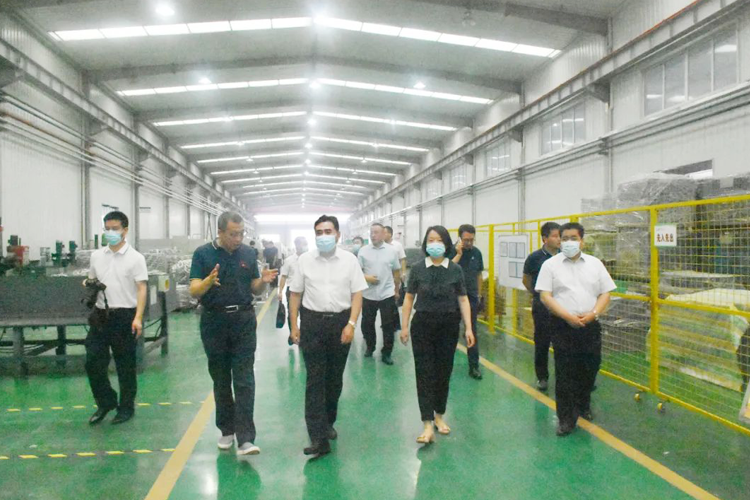 访企拓岗促就业专项行动调研团深入中德集团调研走访
