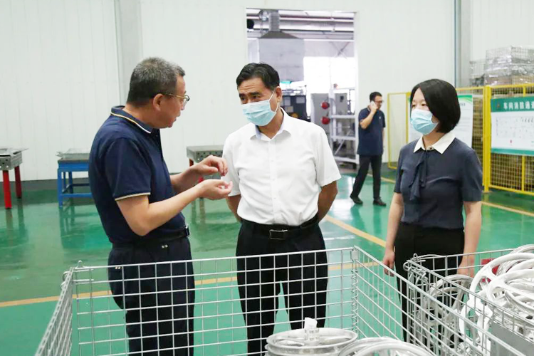 访企拓岗促就业专项行动调研团深入中德集团调研走访