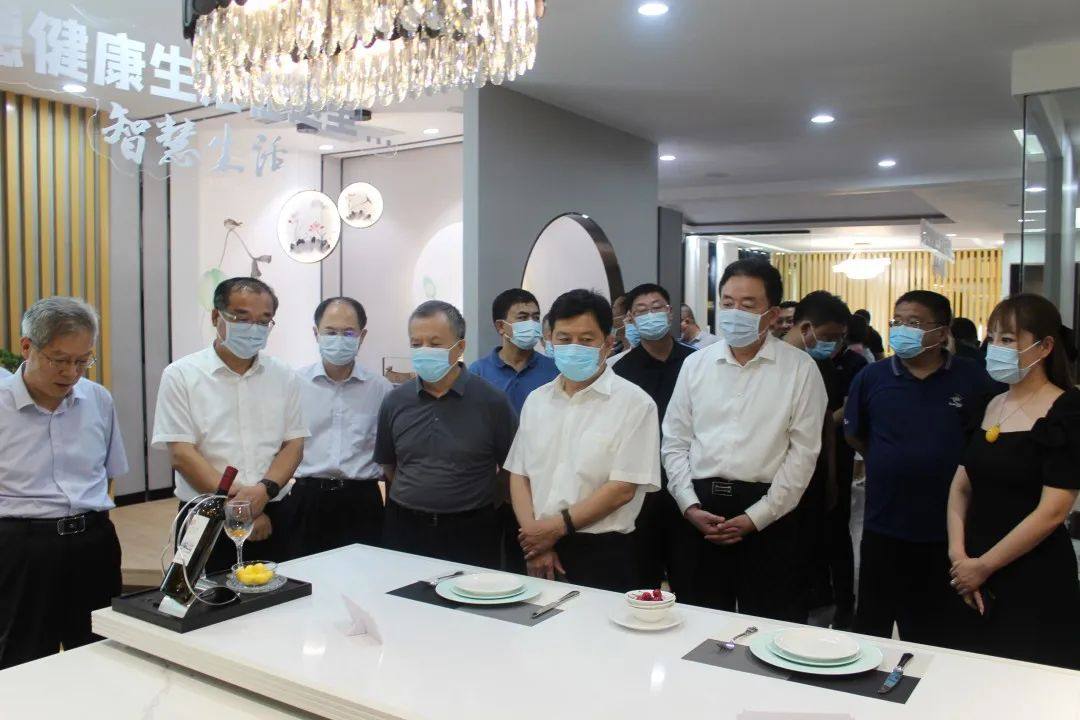 住滨省政协委员和住县市区市政协委员跨县市区视察走进山东方霖铝业