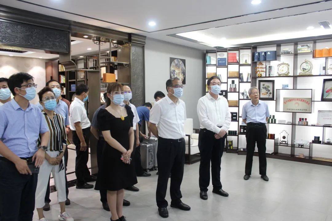 住滨省政协委员和住县市区市政协委员跨县市区视察走进山东方霖铝业