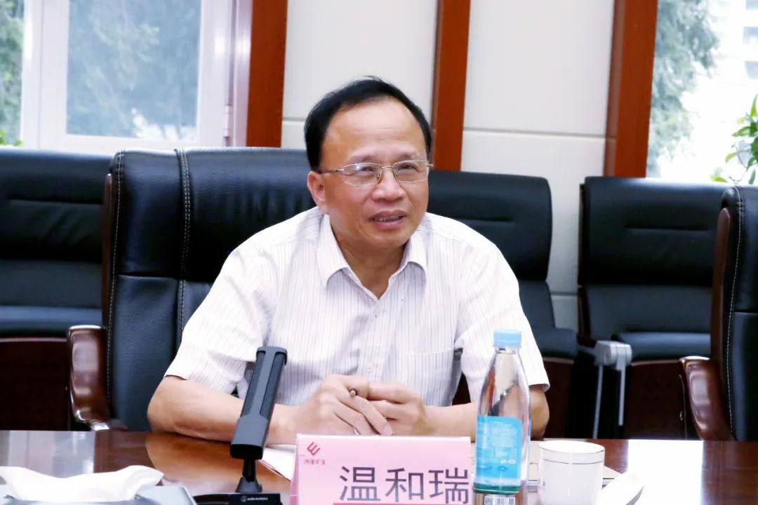 西部矿业集团公司与中国工程院、江西理工大学举行座谈