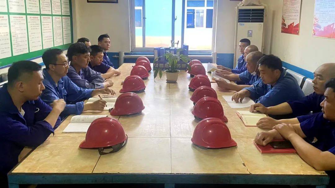 宏躍集團鉛鋅廠精餾作業區認真落實安全生產專項整治“百日清零行動”