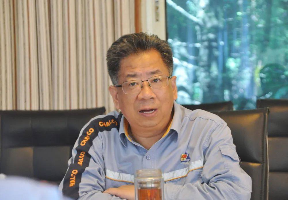 贵州铝厂执行董事陈刚到猫场铝矿井下一线进行安全检查