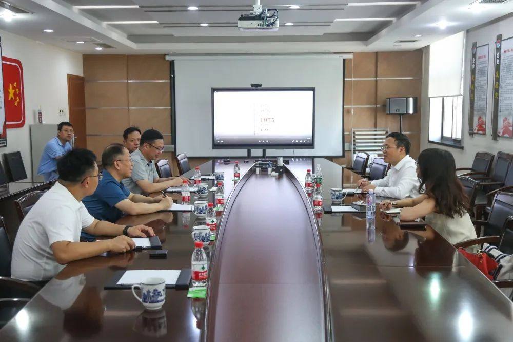 清华大学经管学院副院长李纪珍一行莅临豫联集团观摩指导