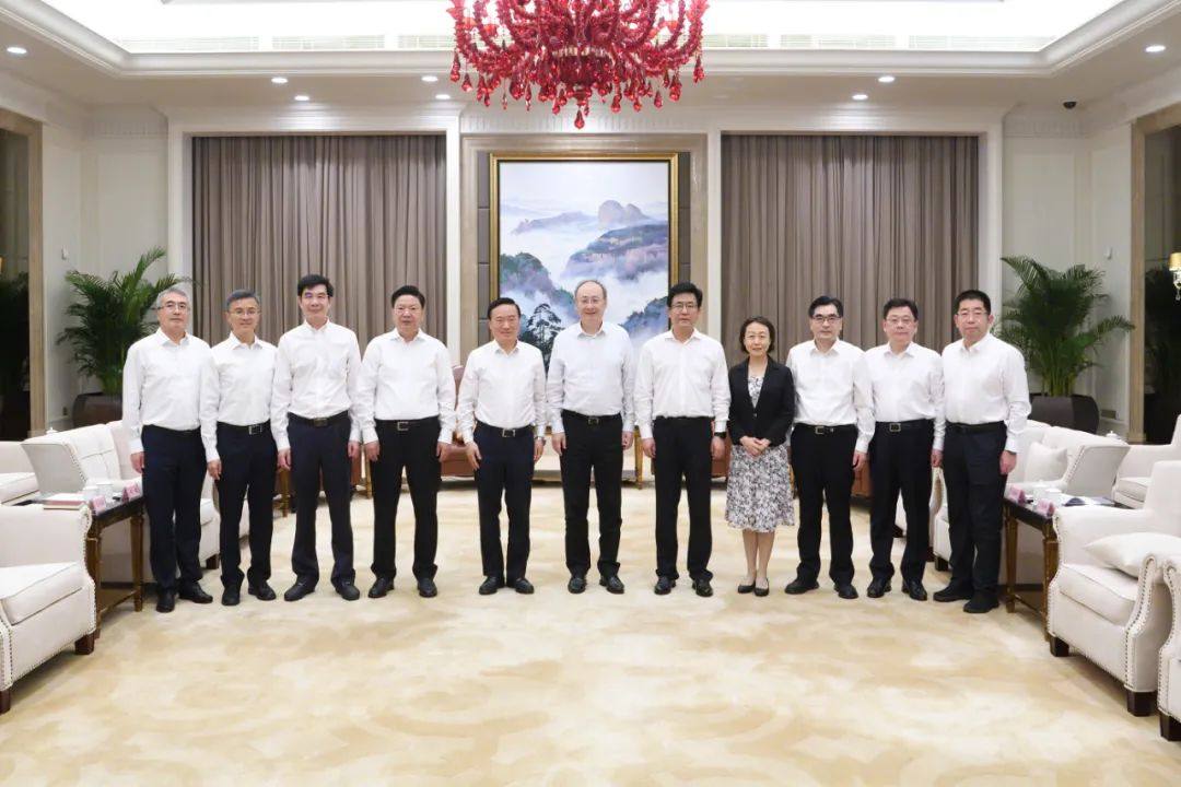 中国五矿翁祖亮、国文清与福建省委书记尹力、省长赵龙举行工作会谈并签署战略合作框架协议
