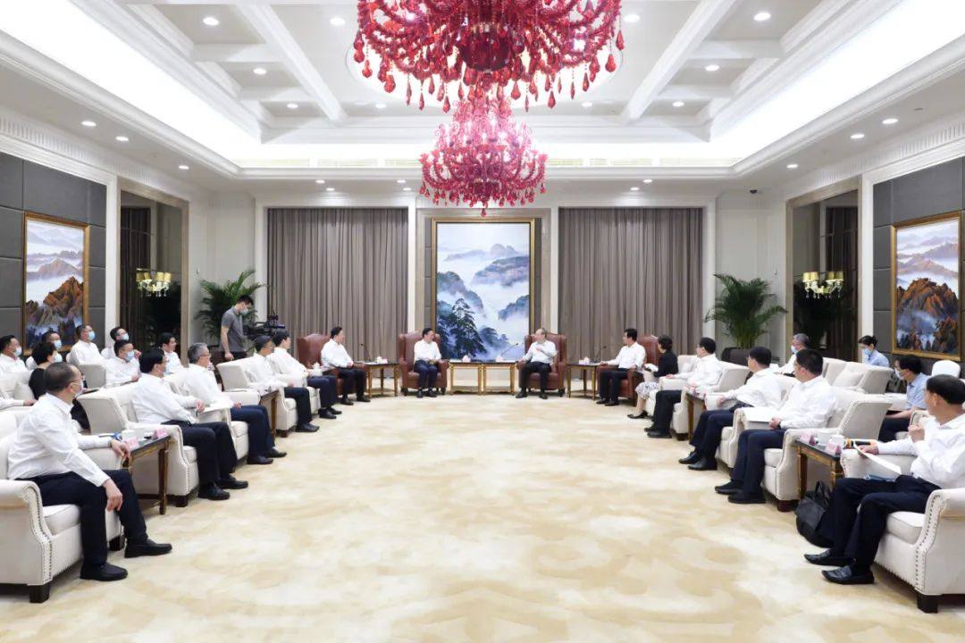 中国五矿翁祖亮、国文清与福建省委书记尹力、省长赵龙举行工作会谈并签署战略合作框架协议