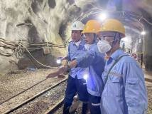 中铝贵州分公司副总经理杨孟刚到麦坝铝矿开展矿山安全环保专项整治大检查
