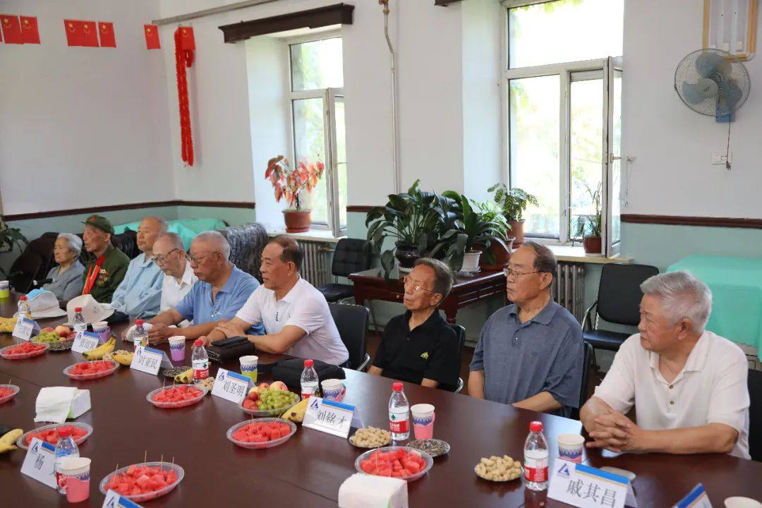 中铝东轻向离退休老干部通报生产经营情况