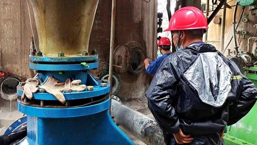 宏躍集團電解鋅廠淨化作業區完成揮發窯二次脫漏槽及附屬管路清理