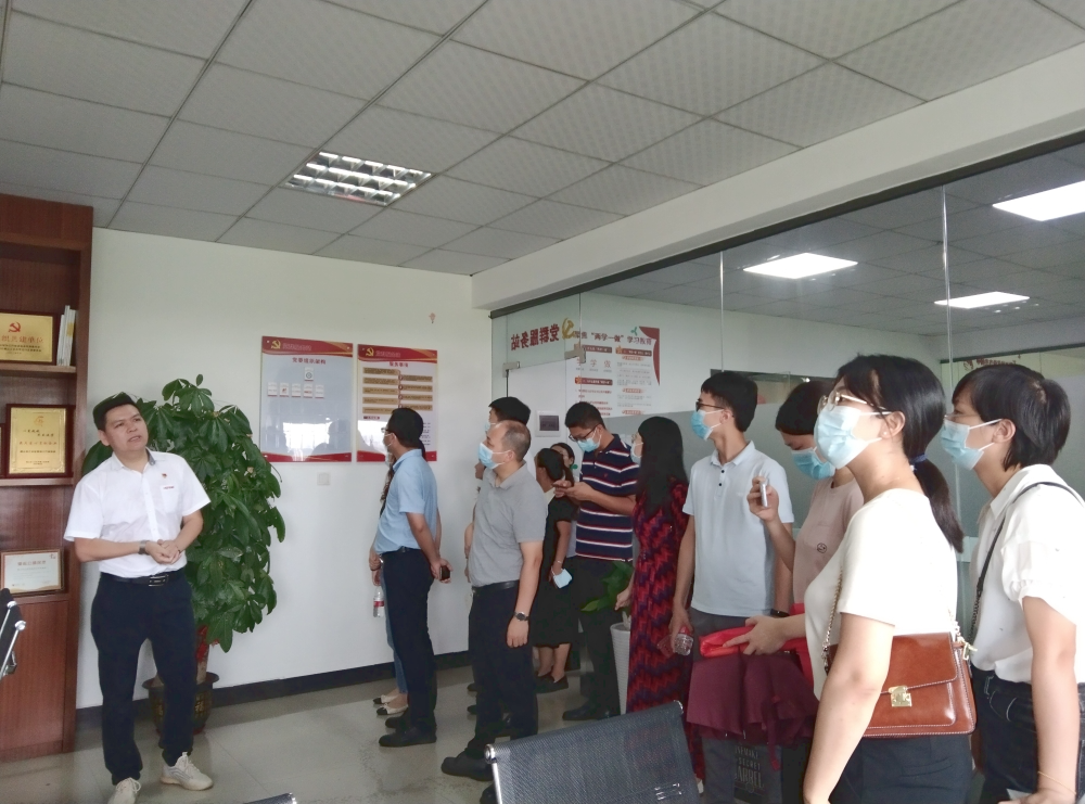 肇庆市高要区新任副科级领导干部考察团莅临佛山三水铝协参观指导