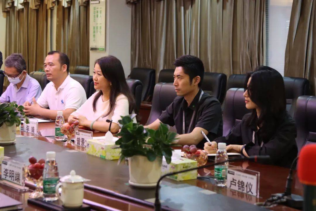 肇庆市政协副主席何建浩等领导莅临高登铝业集团走访调研