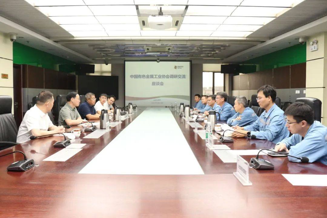 中国有色金属工业协会铝业分会副理事长兼秘书长李德峰带队到山西铝业调研