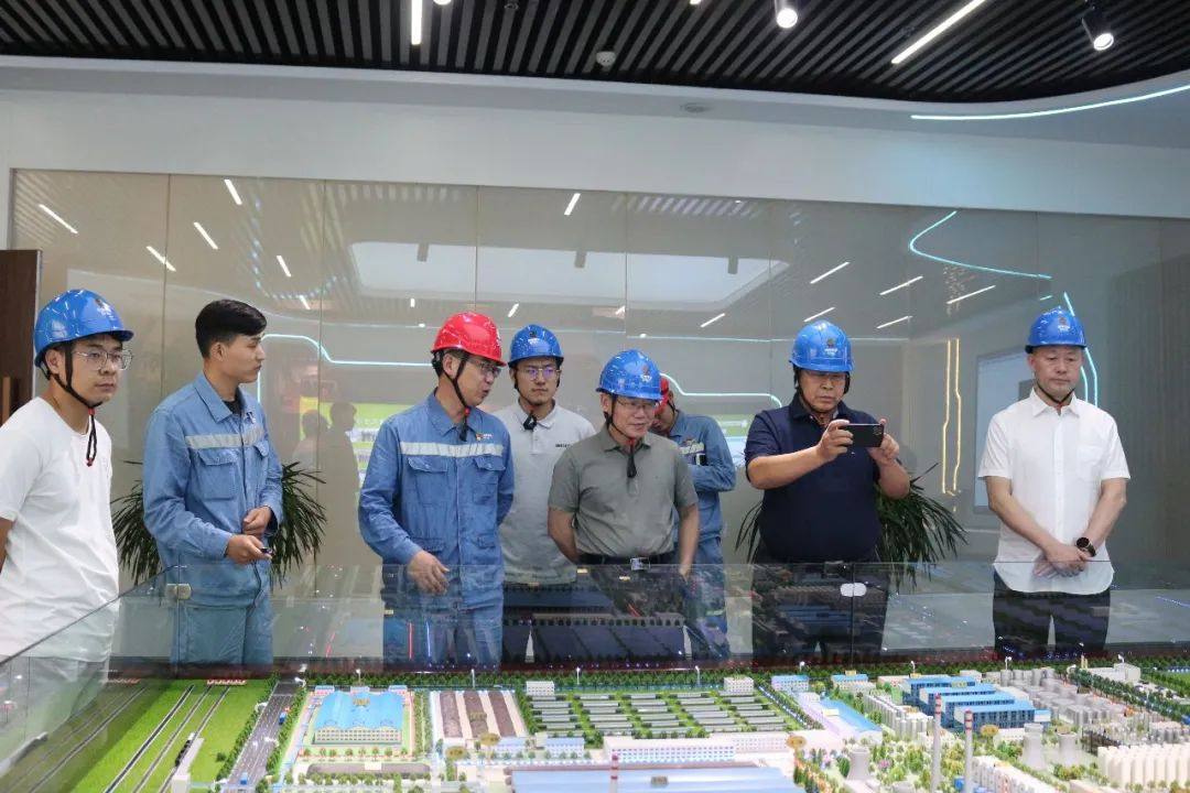 中国有色金属工业协会铝业分会副理事长兼秘书长李德峰带队到山西铝业调研