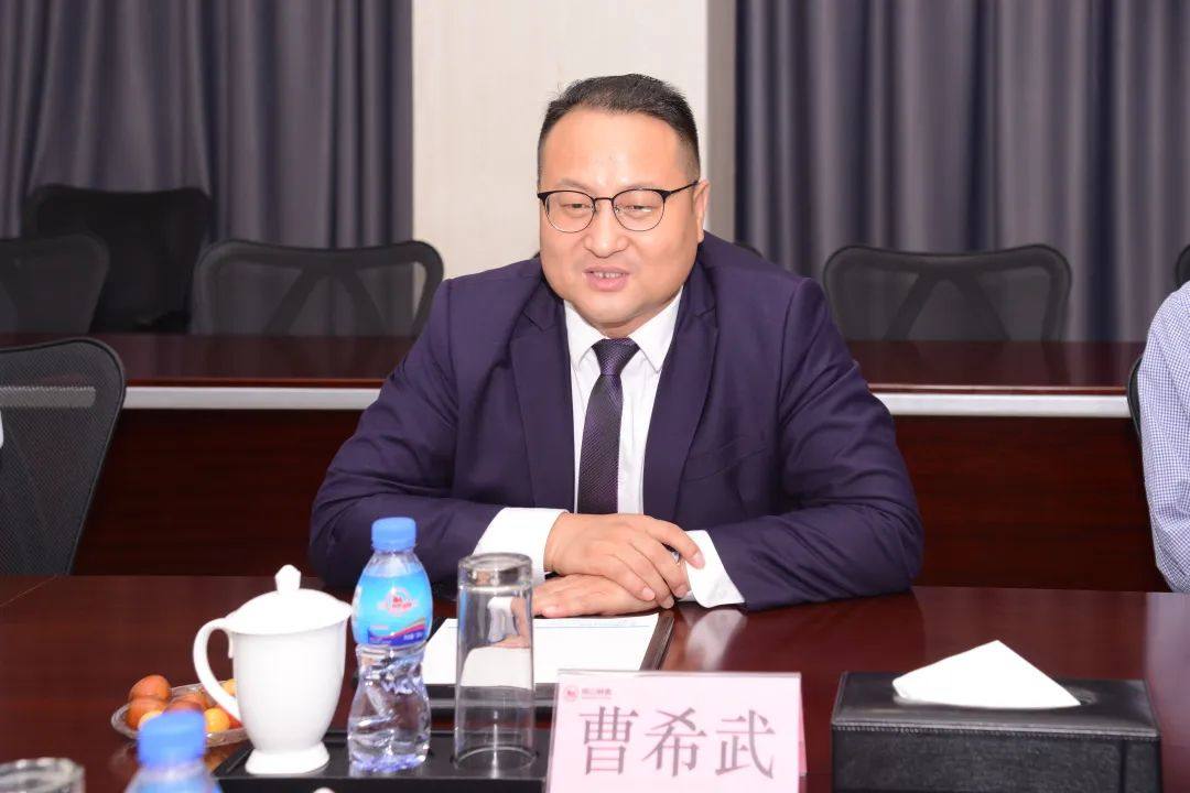 南山铝业举办赛峰起落架系统侧撑杆锻件交付仪式