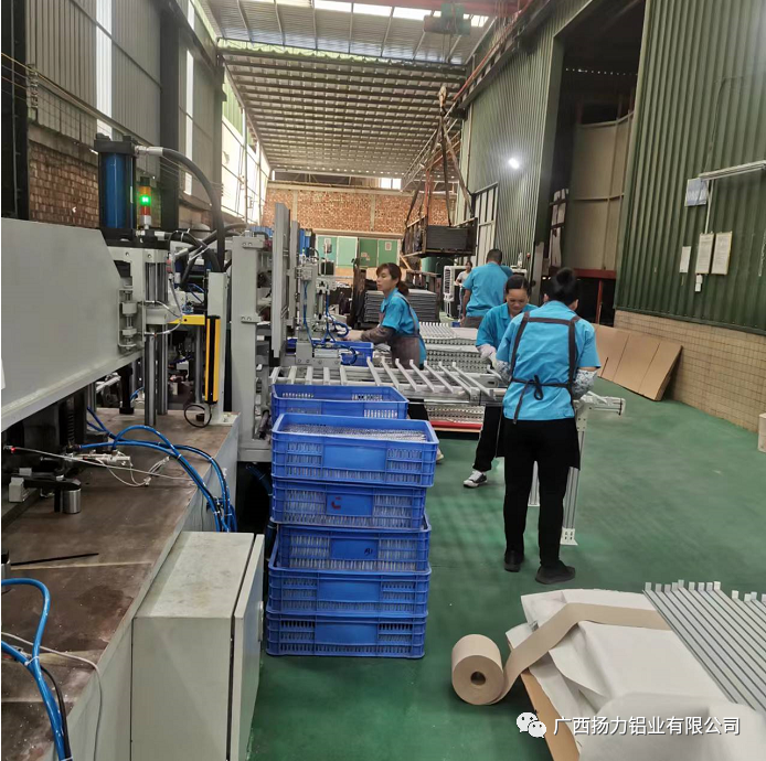 扬力铝业太阳能边框深加工自动线投产