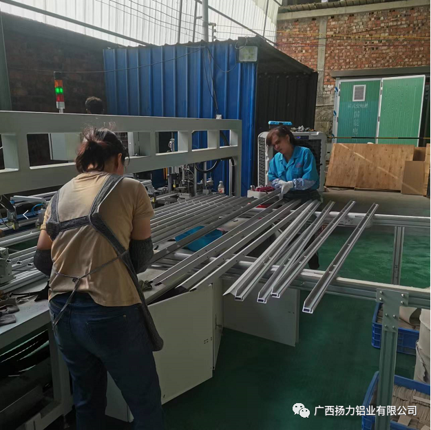 扬力铝业太阳能边框深加工自动线投产