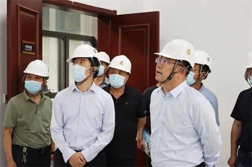 魏迎輝與運城經濟技術開發區領導到北銅新材料公司開展工作調研