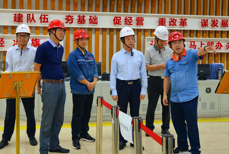 重庆机电集团副总经理刘永刚到旗能电铝调研指导工作