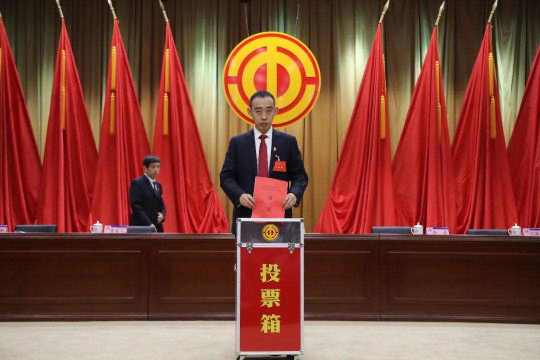 中铝东轻工会五届一次会员代表大会隆重召开