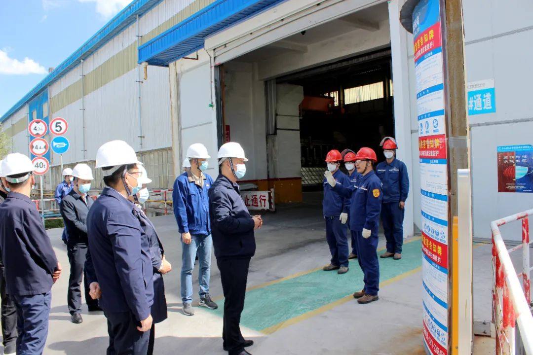 西宁市委常委、市纪委书记钟志军到百河铝业公司开展基层联点工作