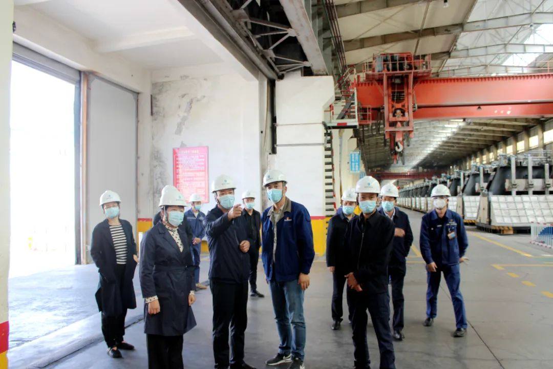 西宁市委常委、市纪委书记钟志军到百河铝业公司开展基层联点工作