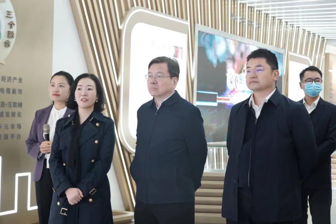 湖南省工商联主席张健一行莅临金龙集团视察开展风险隐患排查工作