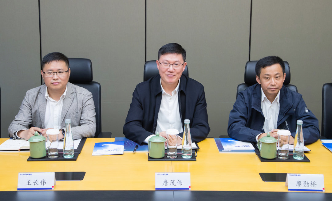 浙江省援青指挥部党委书记、指挥长詹茂伟到海亮集团考察