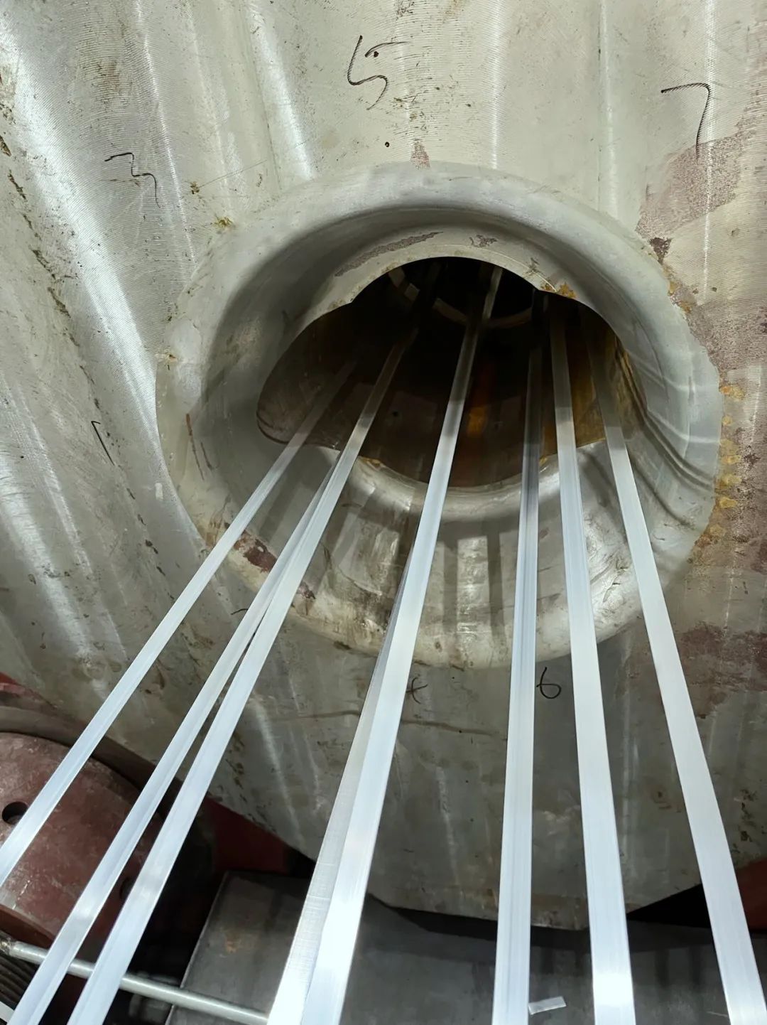 揚州瑞斯樂四期項目“一出八微通道鋁扁管生產系統”開機調試成功
