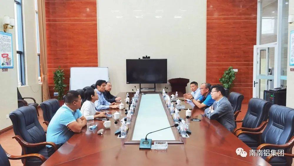 南宁市工信局二级调研员薛东光一行到南南铝调研