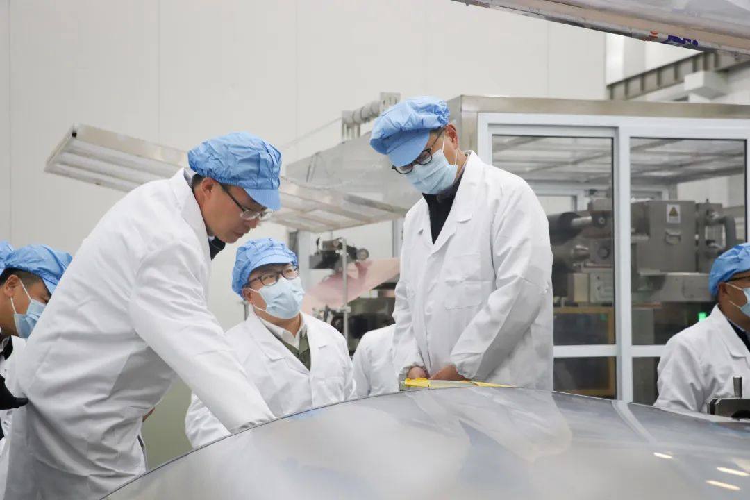 甘肃省委常委、副省长张锦刚为海亮新材创造行业新记录点赞