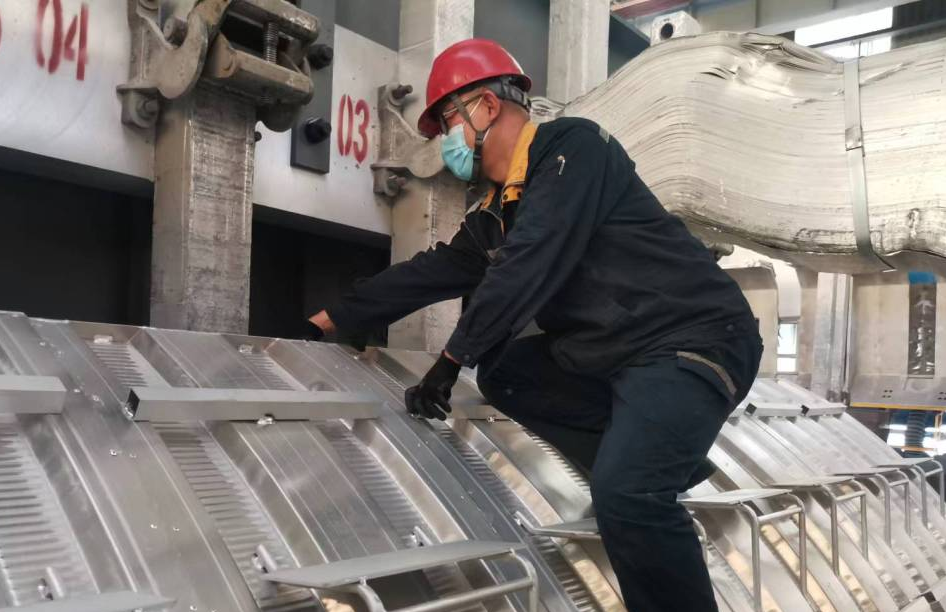 包头铝业华云电解一厂创建电解静音无尘工区