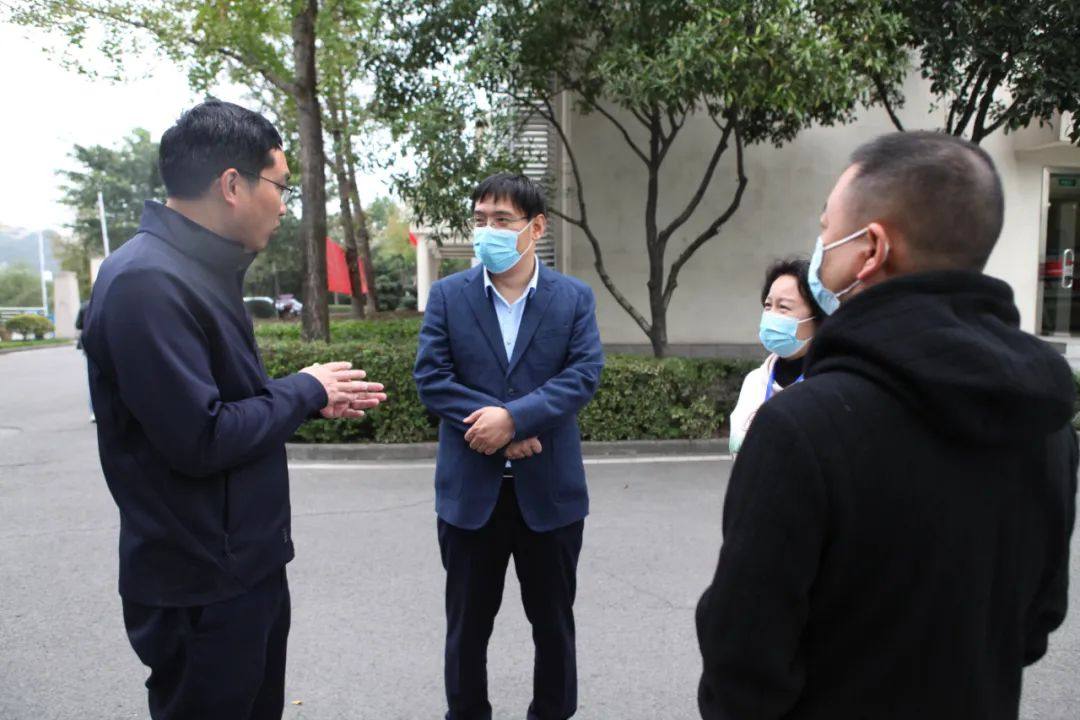 綦江区副区长龚锐调研指导旗能电铝公司疫情防控工作