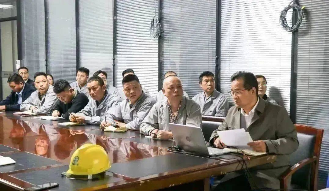 栋梁铝业公司召开6S月度常态检查总结讲评大会