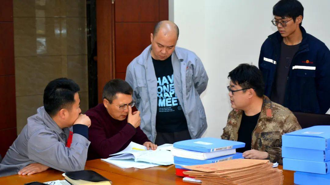 國家礦山安全監察局遼寧局二級巡視員王春光一行到八家礦業公司檢查指導安全工作