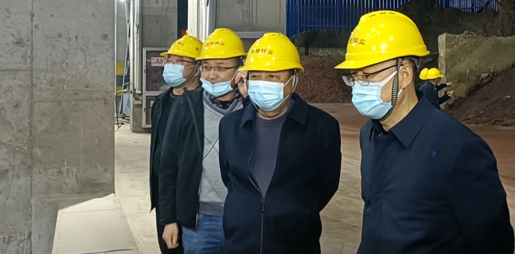 陕西锌业公司检查夜间生产情况