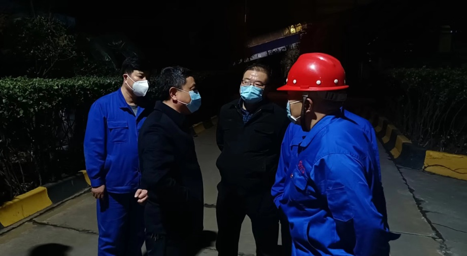 陝西鋅業何學斌檢查水處理車間和硫酸車間生產情況