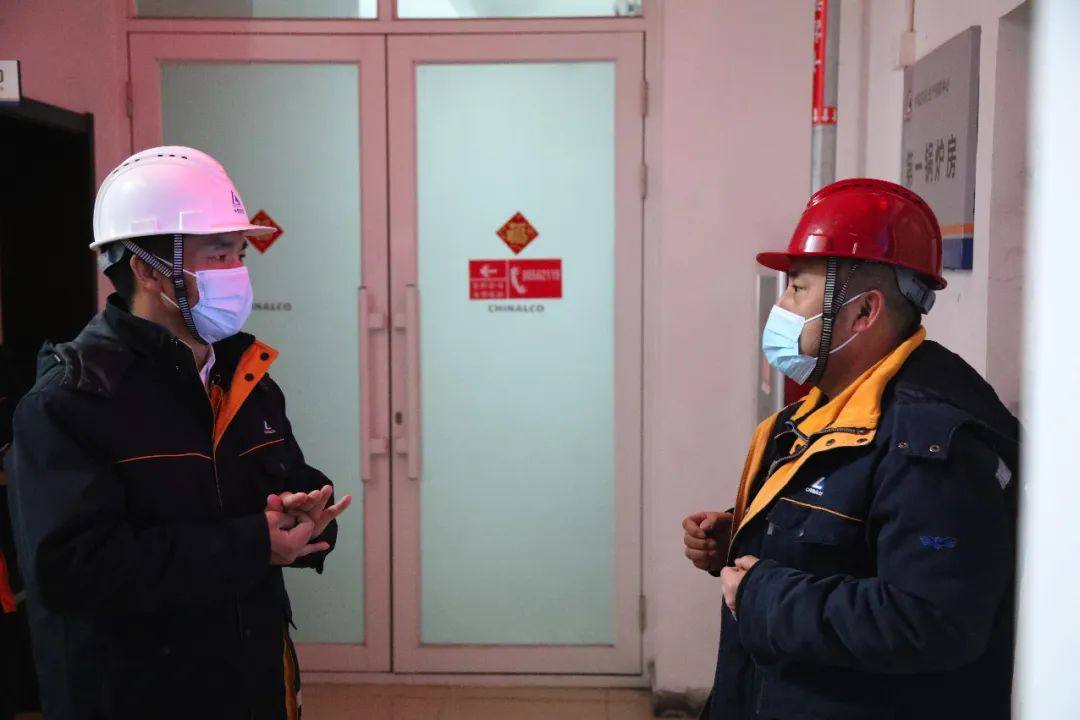 齐心抗疫 传递温情——张荣旺看望慰问疫情防控坚守岗位的中铝东轻一线员工