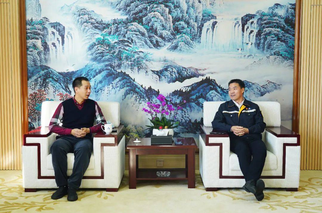 哈尔滨福庭航空工业有限公司董事长杨庭彰到中铝东轻慰问
