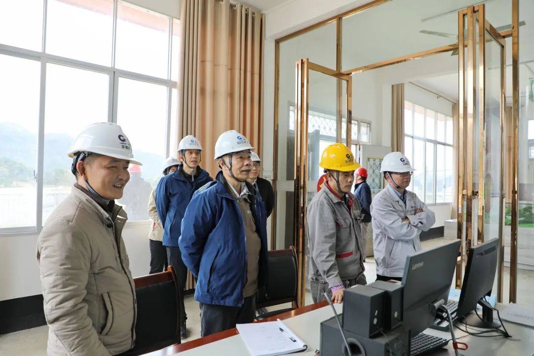 集团公司副总经理谢毅率队到华锡集团下属企业开展安全环保工作调研