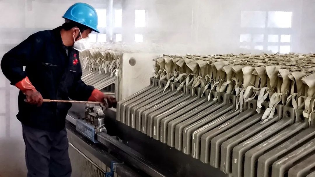 宏跃集团电解锌厂综合作业区提升铅泥含铅品位