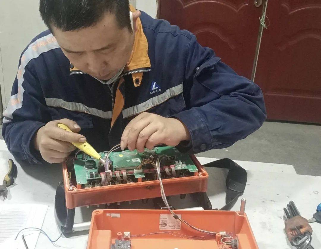 华兴铝业电解铝生产部：设备维检工序修旧利废 深挖降本增效