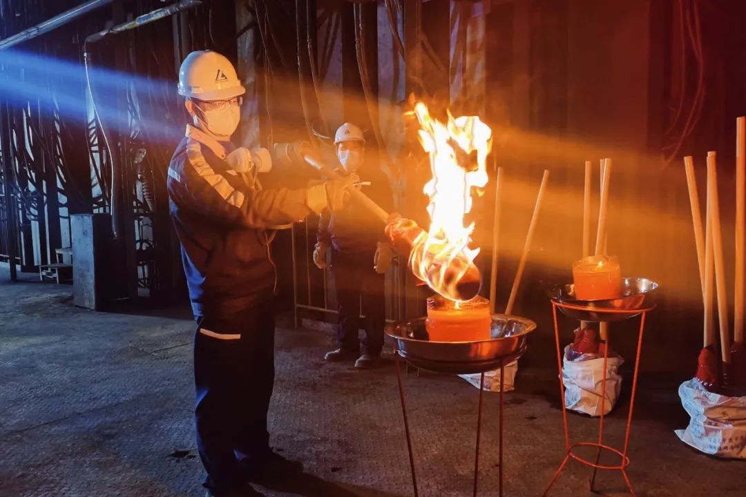 东南铜业熔炼炉年修复产烘炉顺利点火