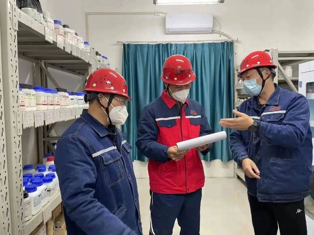 旗能电铝朱洪彬带队检查铝业分公司、检测中心节前安全工作