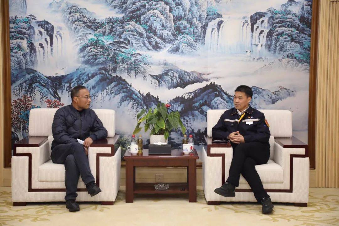 南京恒时汇铝业科技发展有限公司总经理陈宝慧到中铝东轻访问