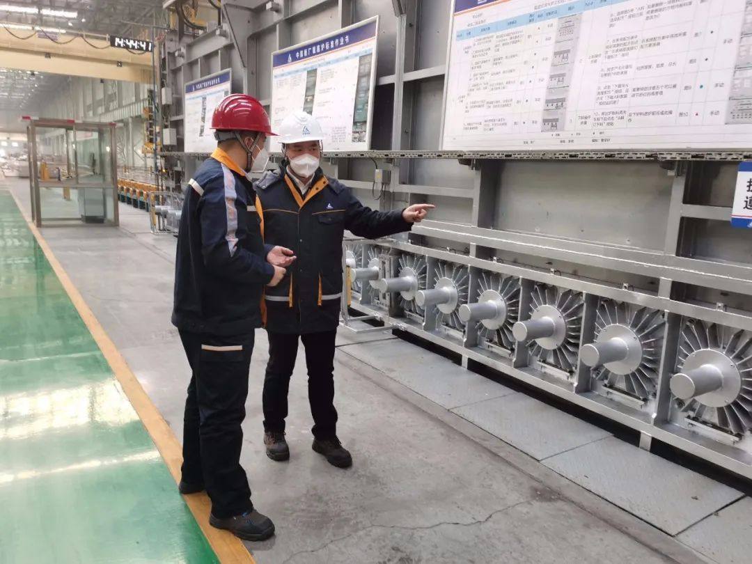 中铝东轻总经理张荣旺到东轻中厚板厂现场调研