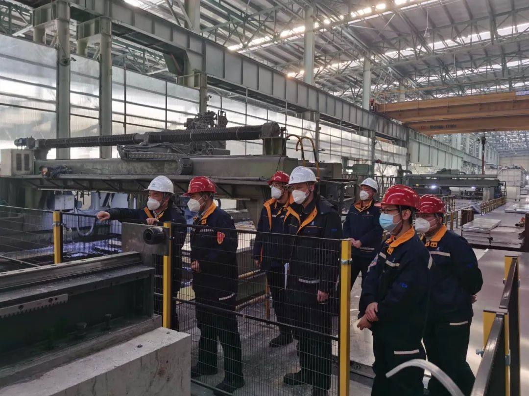 中铝东轻总经理张荣旺到东轻中厚板厂现场调研