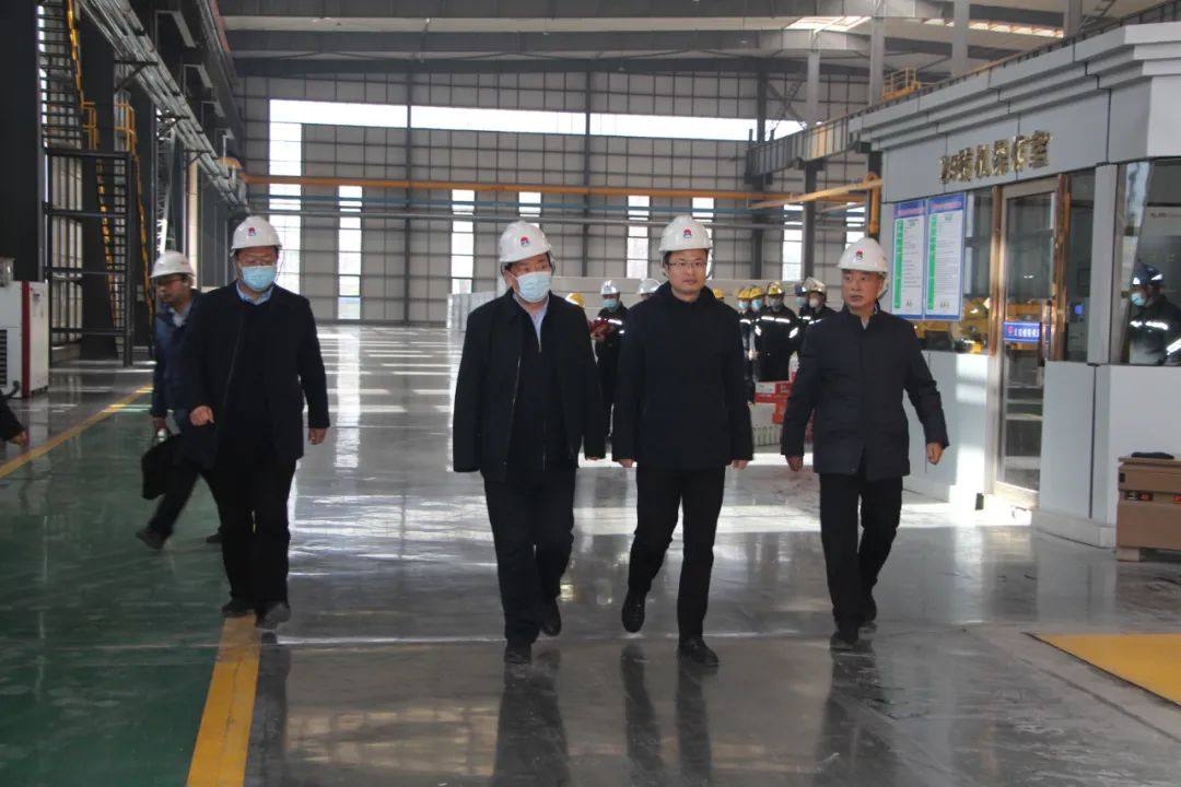 巩义市领导节前到明泰铝业公司慰问一线员工